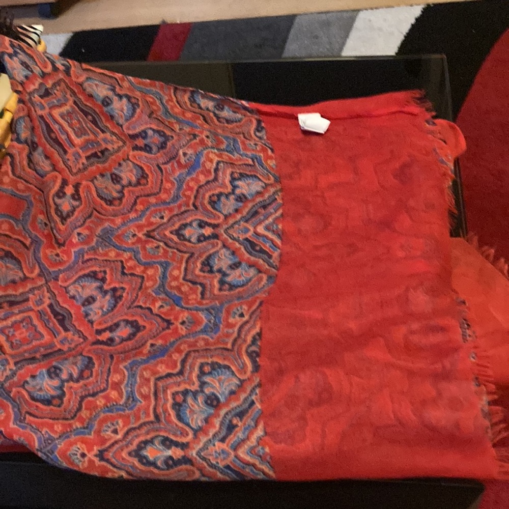 Large Scarf - Picture 3 of 3